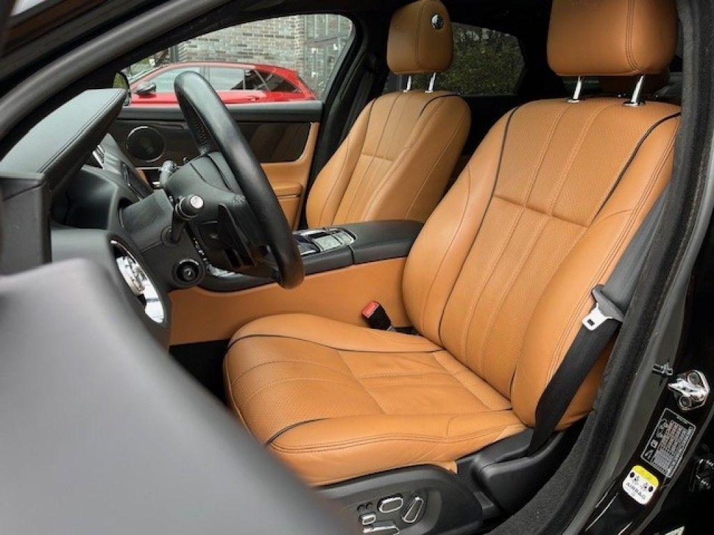 Jaguar XJ 3.0 V6 Diesel 275 ch – Design Edition Sport – Pano – 20" – Cuir – Caméra