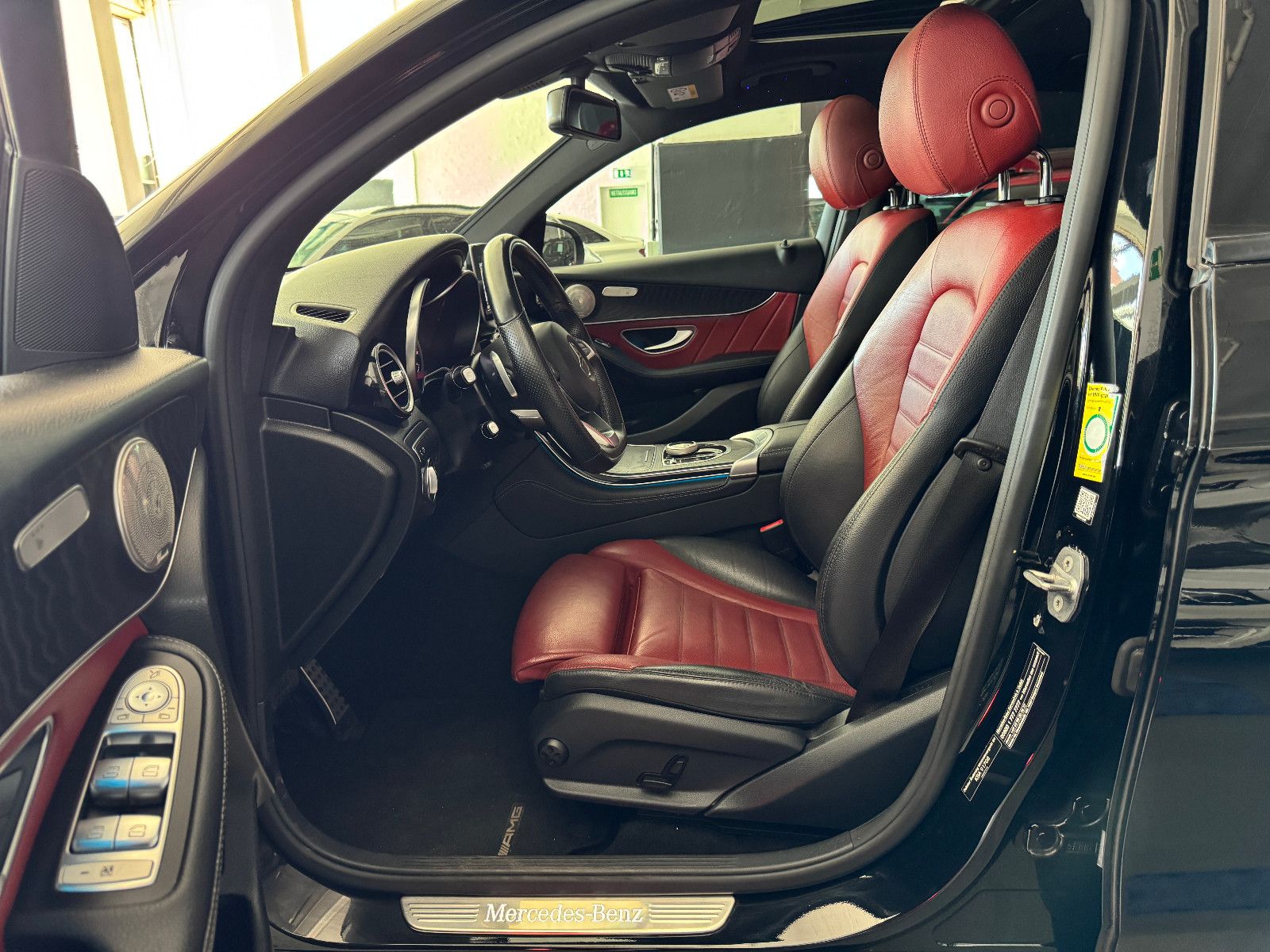 Fahrzeugabbildung Mercedes-Benz GLC 250 d COUPE 4M 9GT AMG LINE PLUS EDITION 1