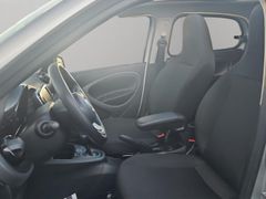 SMART forfour electric drive EQ Faltdach Apple CarPlay