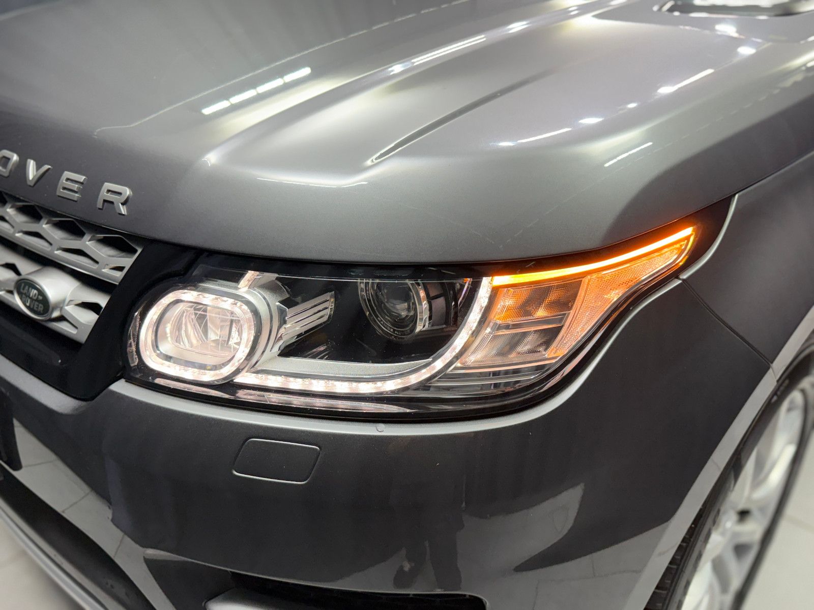 Fahrzeugabbildung Land Rover Range Rover Sport HSE|MERIDIAN|PANO|AHK|LUFT