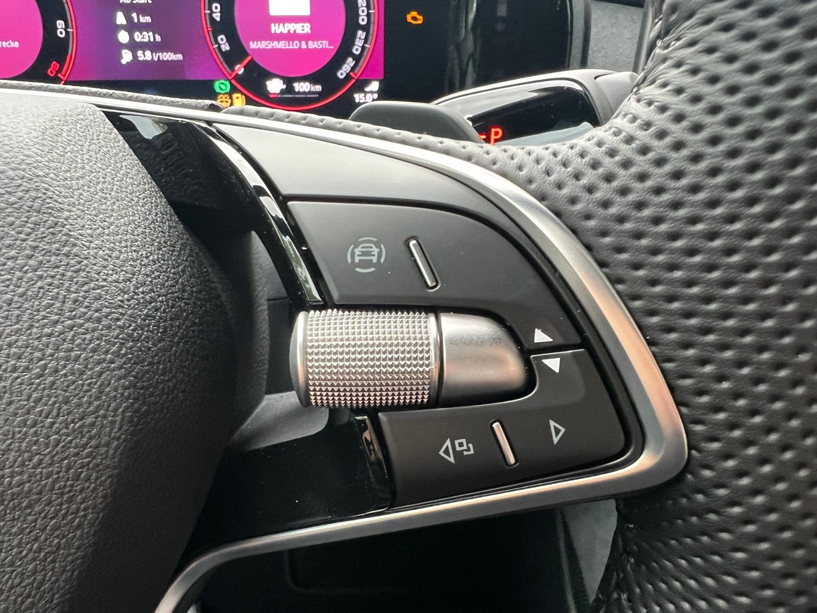 Fahrzeugabbildung SKODA Kodiaq Sportline 1.5 TSI IV DSG *AHK, Navi, ACC*