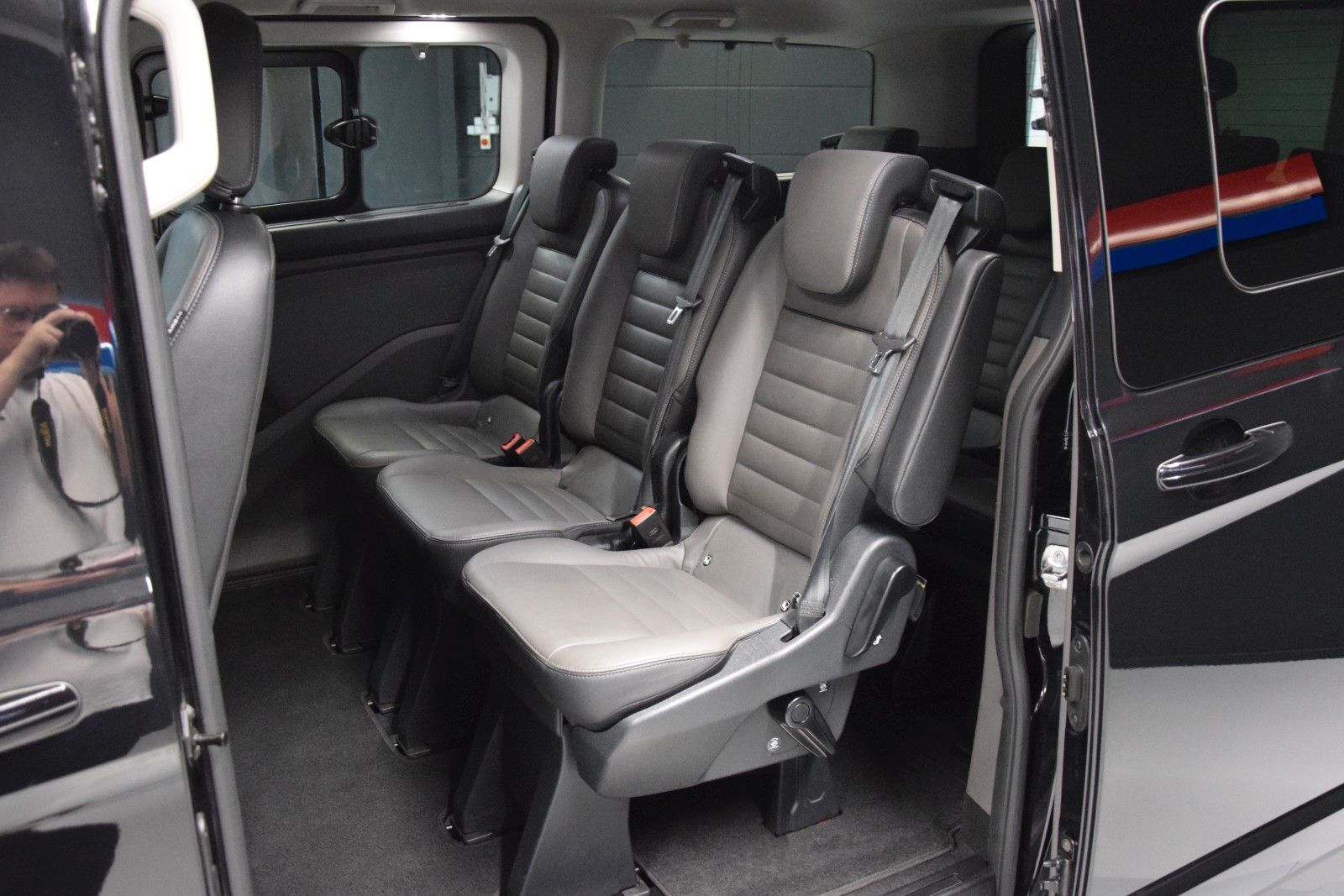 Fahrzeugabbildung Ford Custom 320 L1 Leder Navi Autom. Kamera