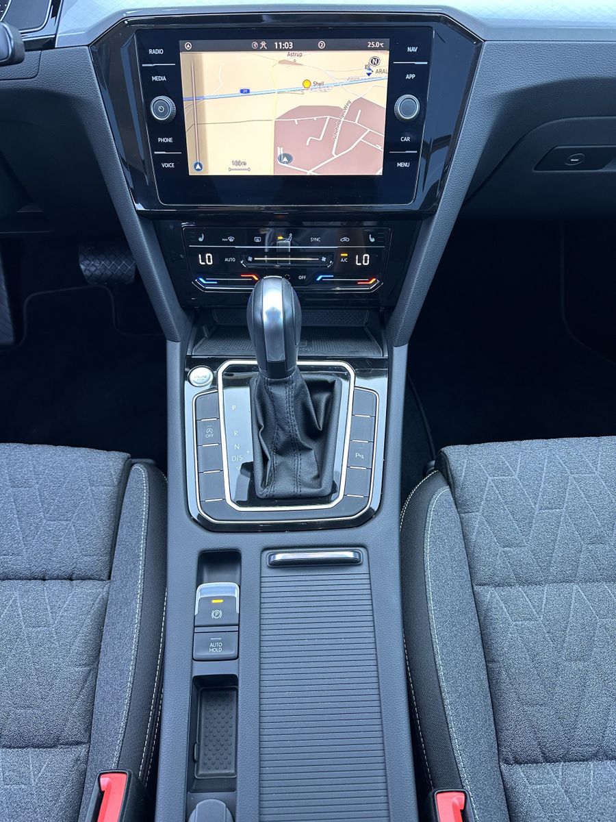 Fahrzeugabbildung Volkswagen Passat Variant 2.0 TDI Business DSG NAV+LED+PANO