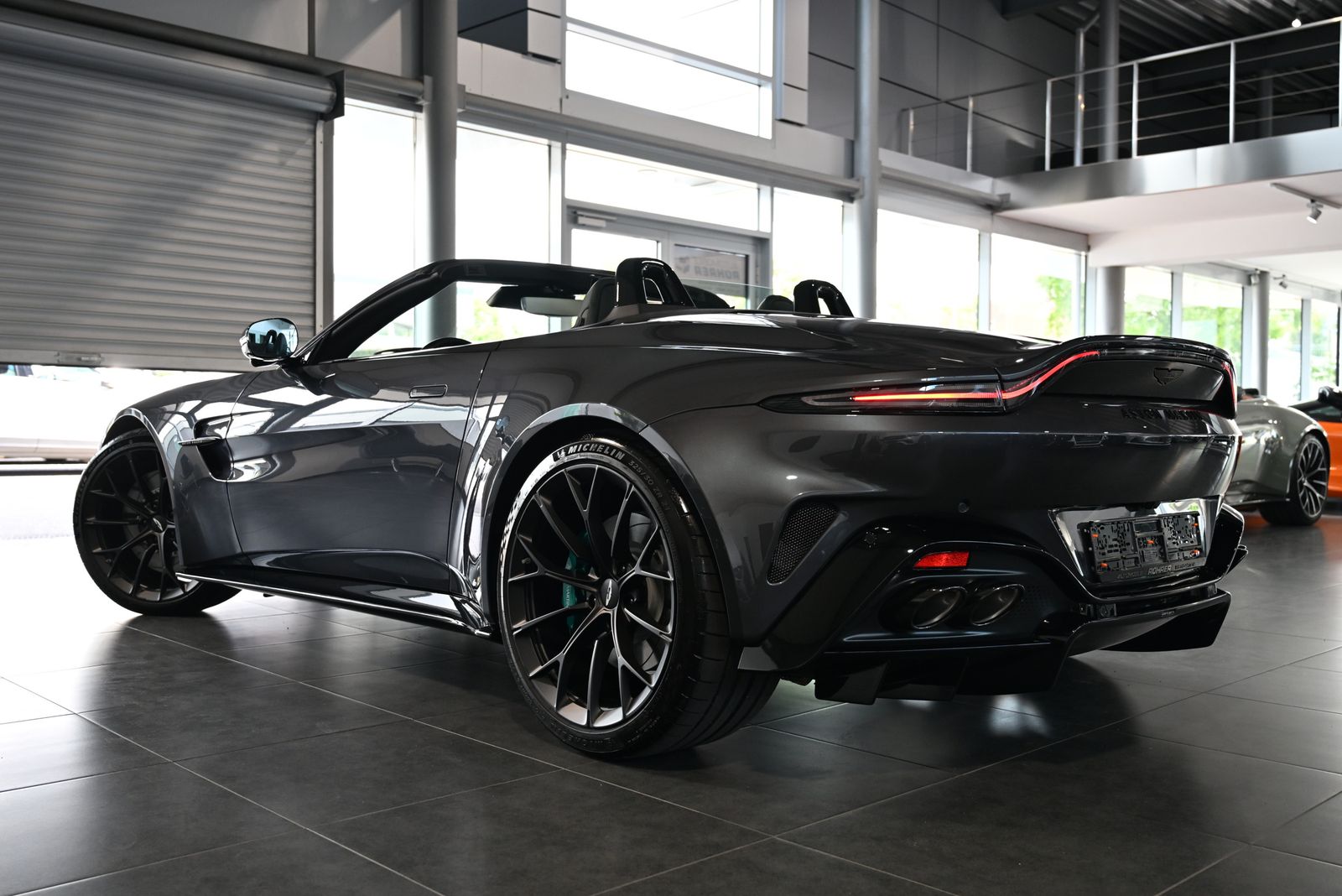Aston Martin V8 Vantage Roadster/Epsilon Black/Bowers&Wilkins imagem 2