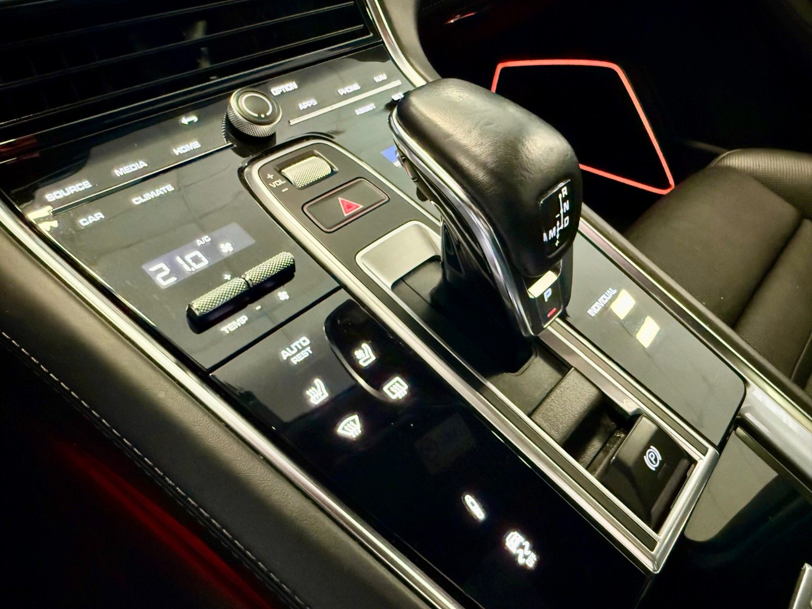 Fahrzeugabbildung Porsche Panamera 4 E-Hybrid Platinum Edition HeadUP/ACC