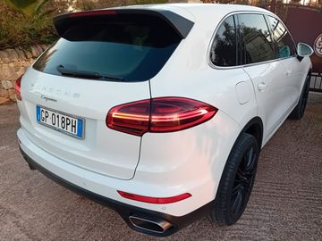Porsche Cayenne - 5