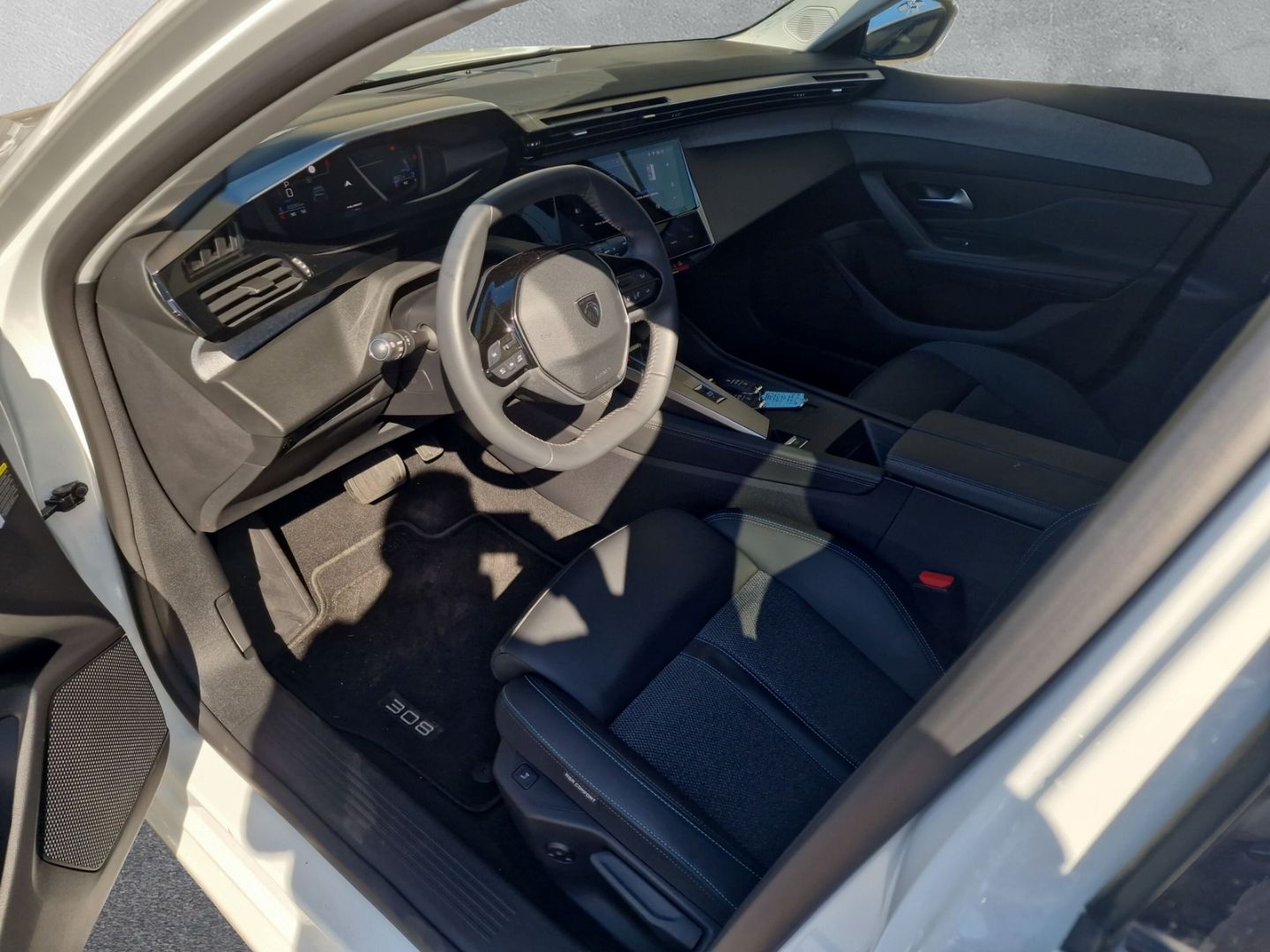 Fahrzeugabbildung Peugeot 308 Allure Pack 1.5 BlueHDi 130 *Kayless*Kamera*