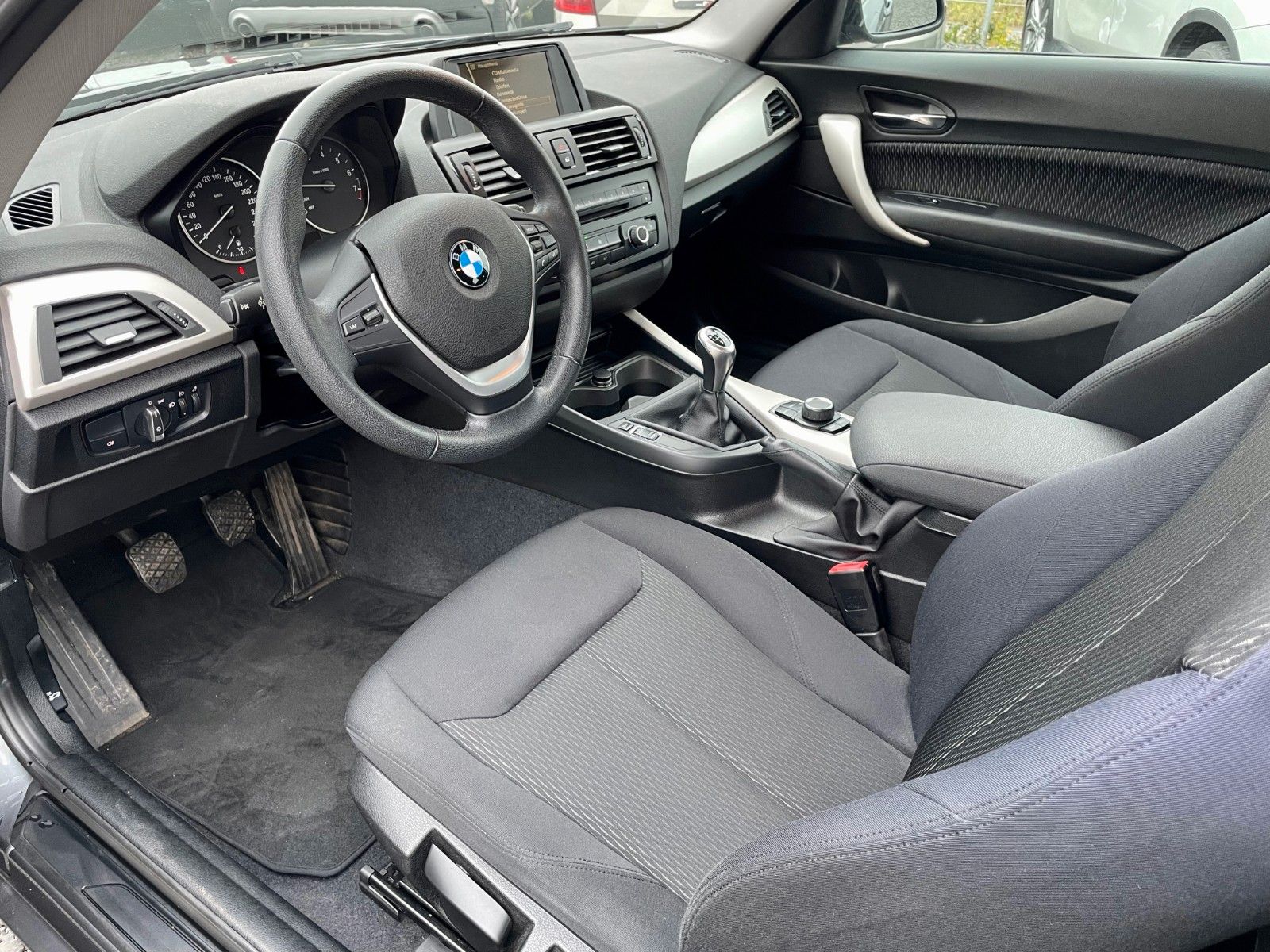 Fahrzeugabbildung BMW 116i 3-Türer Klima SHZ Freisprech 2.HAND SPORTLE