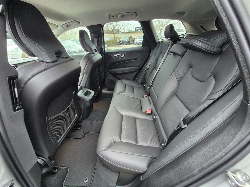 Fahrzeugabbildung Volvo XC60 B5 B AWD Core+Fahrerassist+Leder+Allwetter