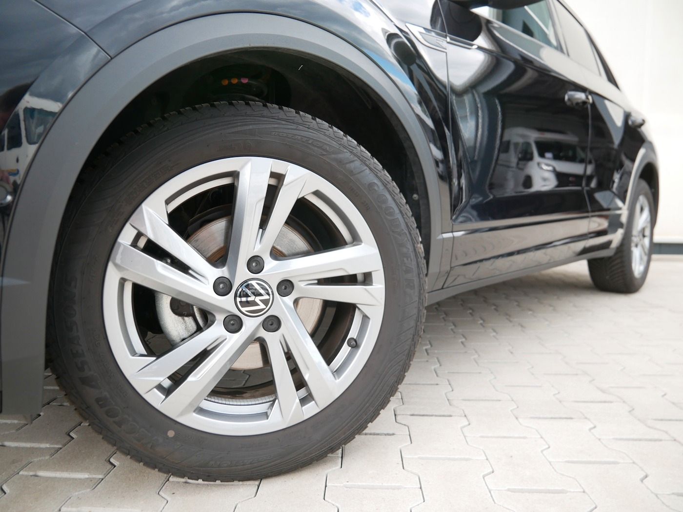 Fahrzeugabbildung Volkswagen T-Roc 1.0 R-Line NEU41T MATRIX ACC Kamera SHZ+LH