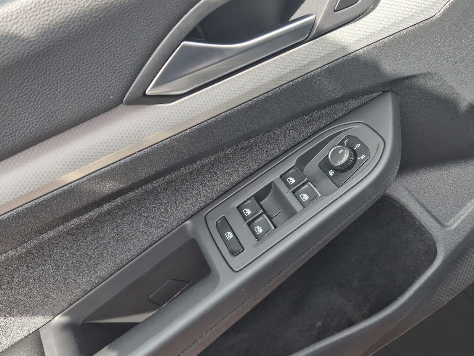 Volkswagen Golf VIII 1.0 TSI PDC SiHz Kamera Ambiente, миниатюра 10