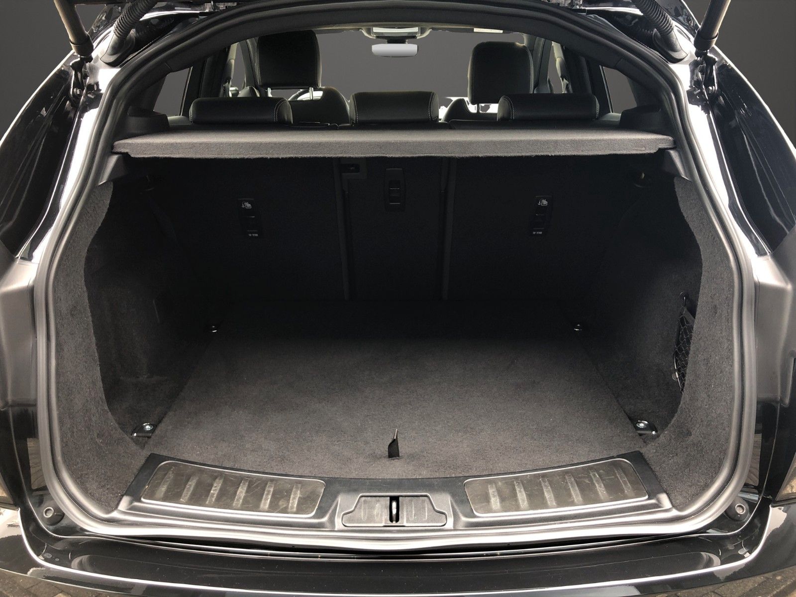 Fahrzeugabbildung Jaguar E-PACE D200 R-Dynamic SE AWD AHK