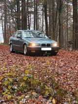 BMW E36 318 i - BMW 318: Limousine, E36