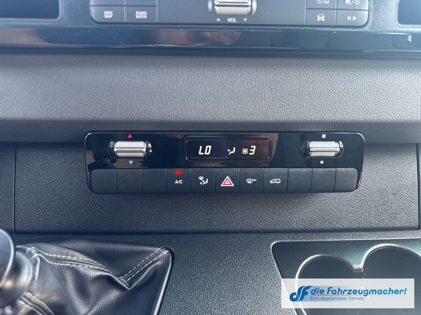 Fahrzeugabbildung Mercedes-Benz Sprinter Pritsche DoKa 316 CDi L3 AHK 3,5t Kamer