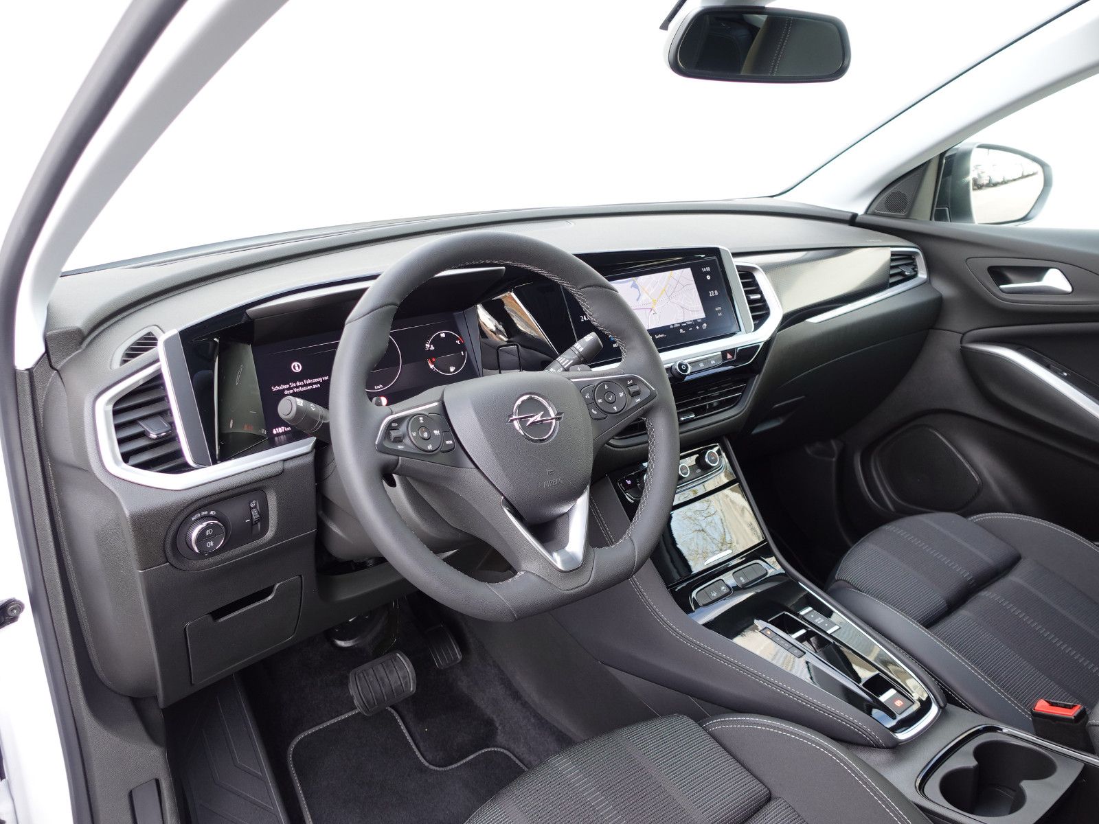 Fahrzeugabbildung Opel Grandland 1.2T AUTOMATIK,AHK,Navi,Kamera,Sitzhzg