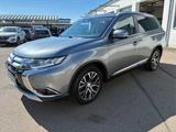 Mitsubishi Outlander 2.0 4WD CVT 7-Sitzer, Top - Mitsubishi Outlander 7-Sitzer
