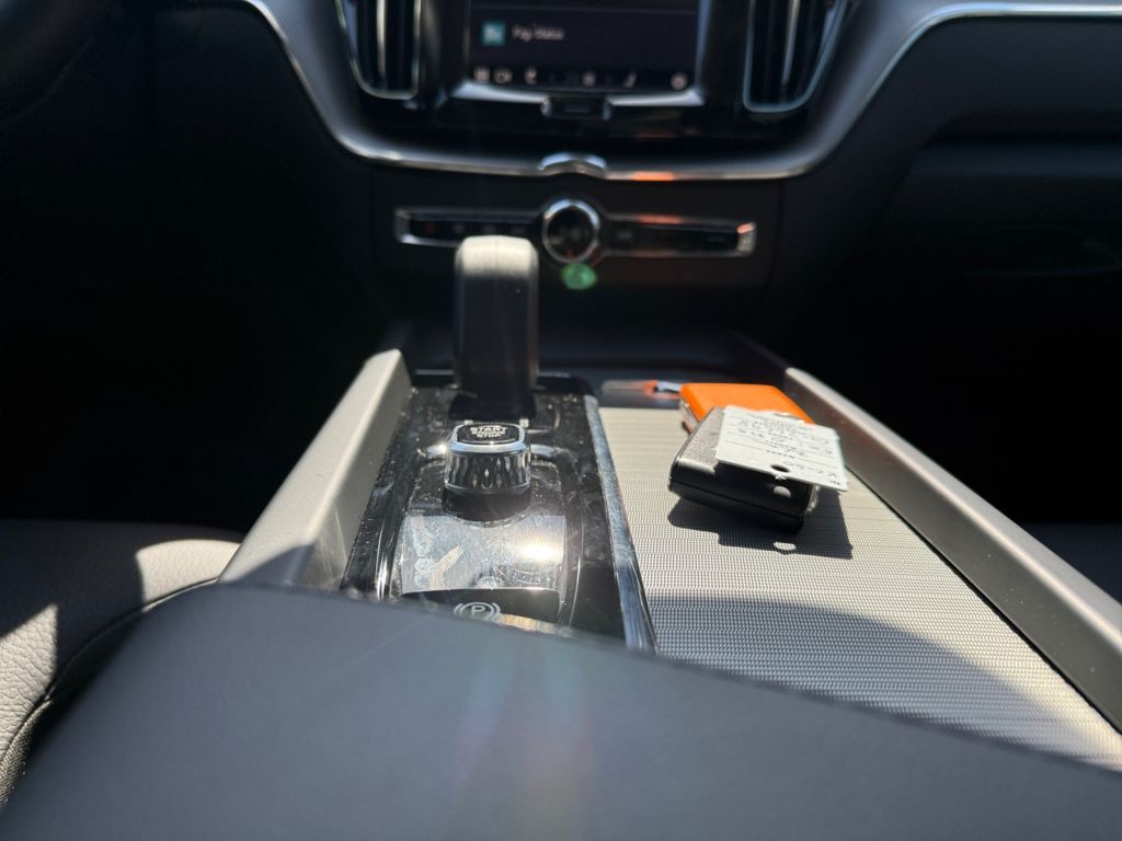 VOLVO XC60 T6 AWD Plug-in Hybrid Plus Dark 360° VOLVO XC60 T6 AWD Plug-in Hybrid Plus Dark 360°