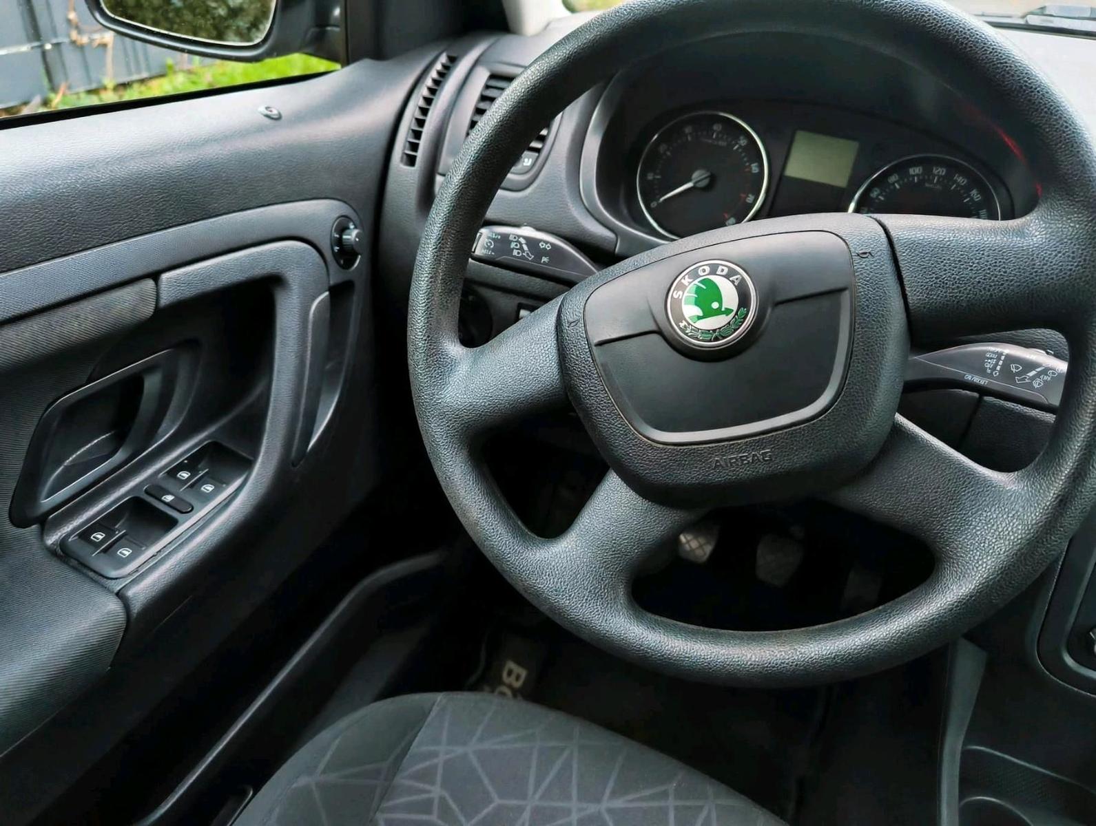Skoda Roomster 2012 — photo 15