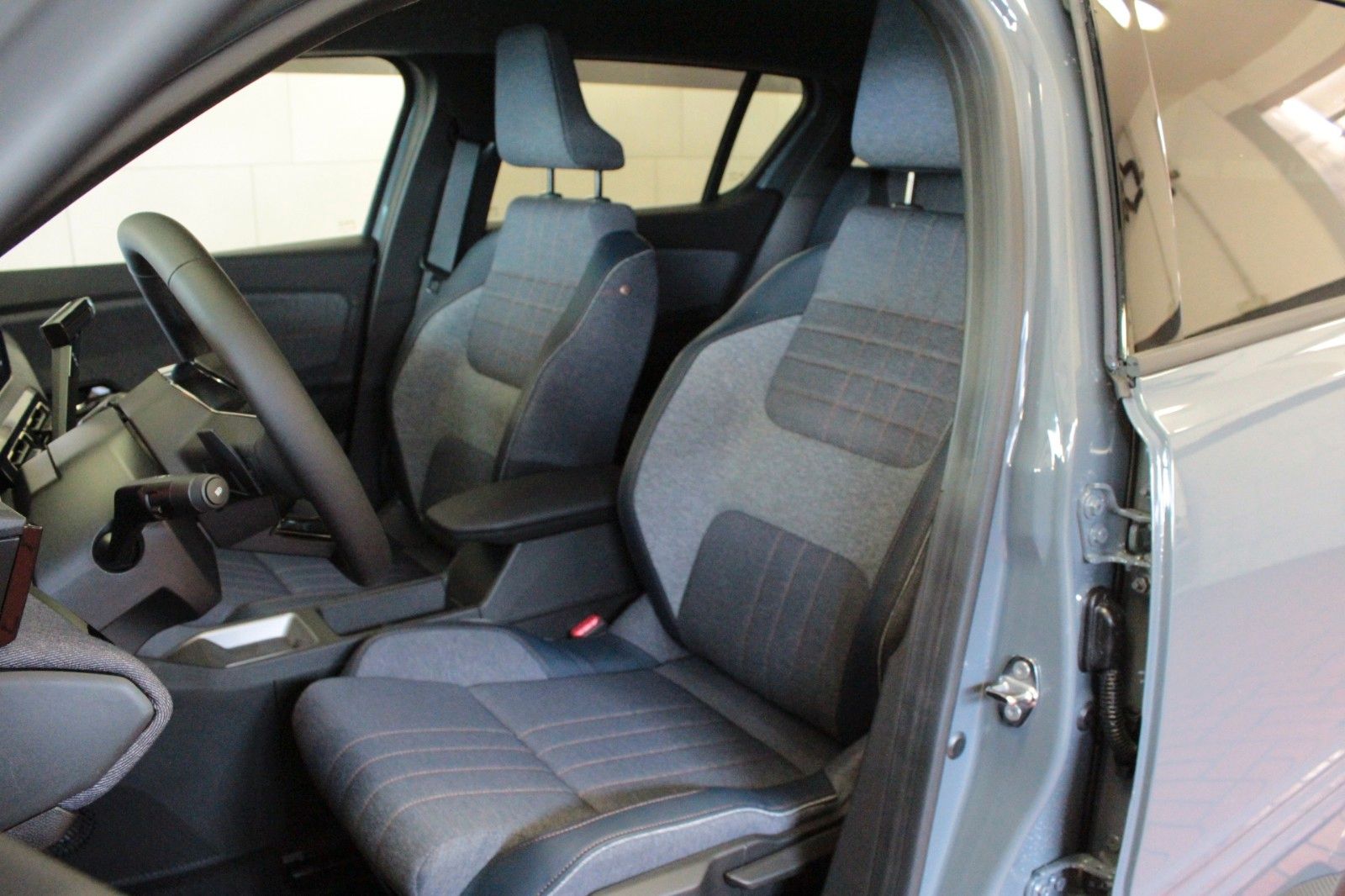 Fahrzeugabbildung Renault R 4 E-Tech 150 Comfort Range Techno Winter-Paket