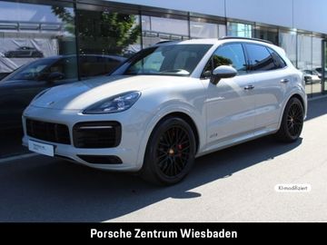 Porsche Cayenne - 1