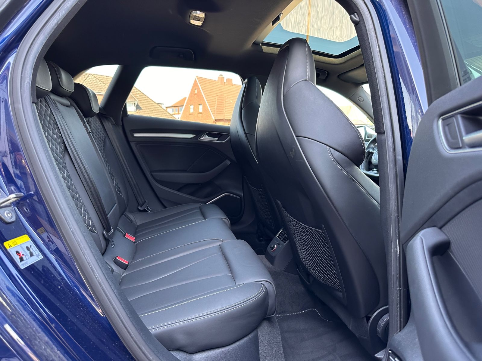 Fahrzeugabbildung Audi S3 Sportback 2.0 TFSI quattro Pano/Leder/B&O/LED