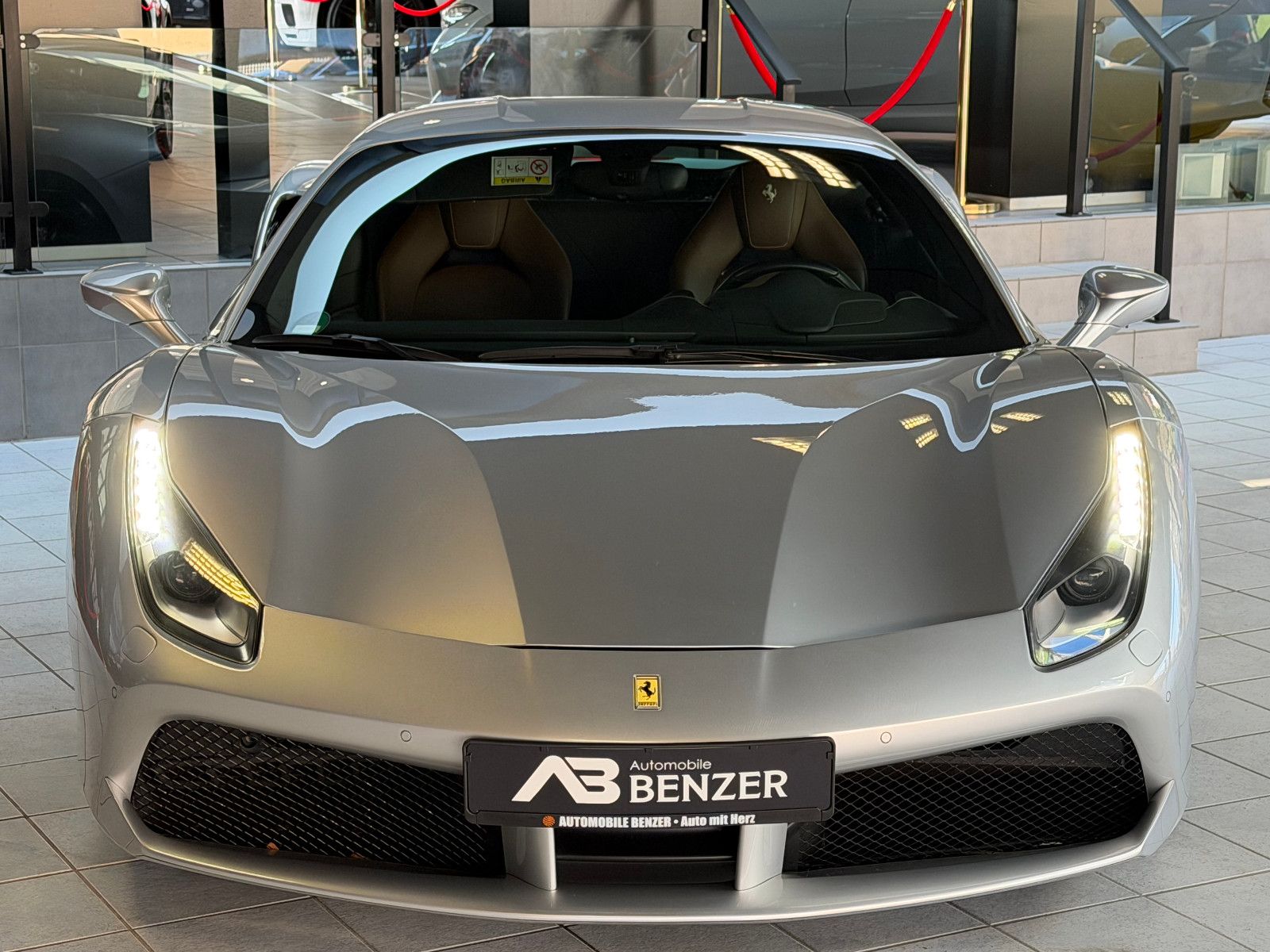 Fahrzeugabbildung Ferrari 488 GTB GTB Coupé DCT/SCUDERIA/KAMERA/