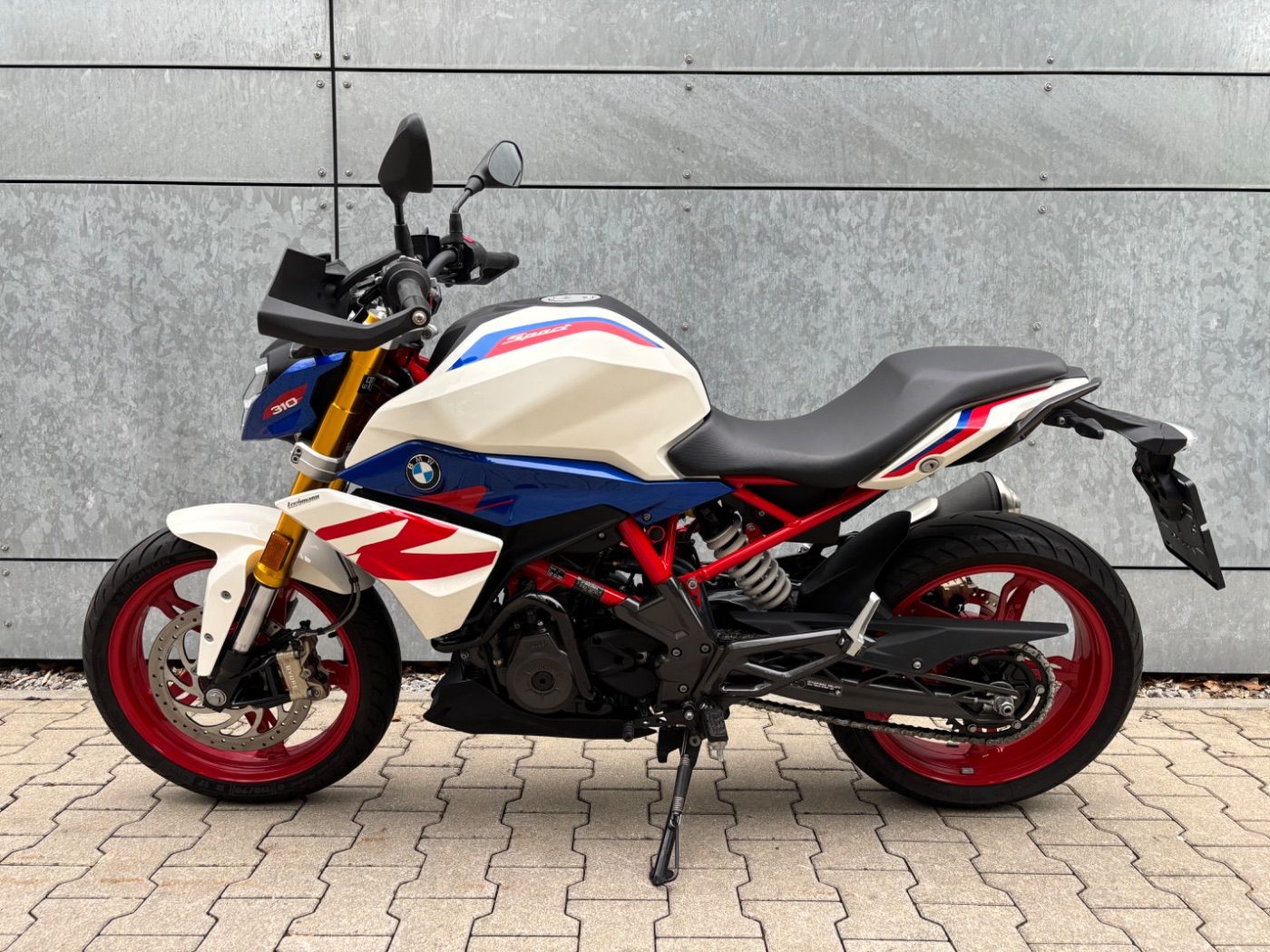 Fahrzeugabbildung BMW G 310 R Style Sport Tieferlegung Griffheizung