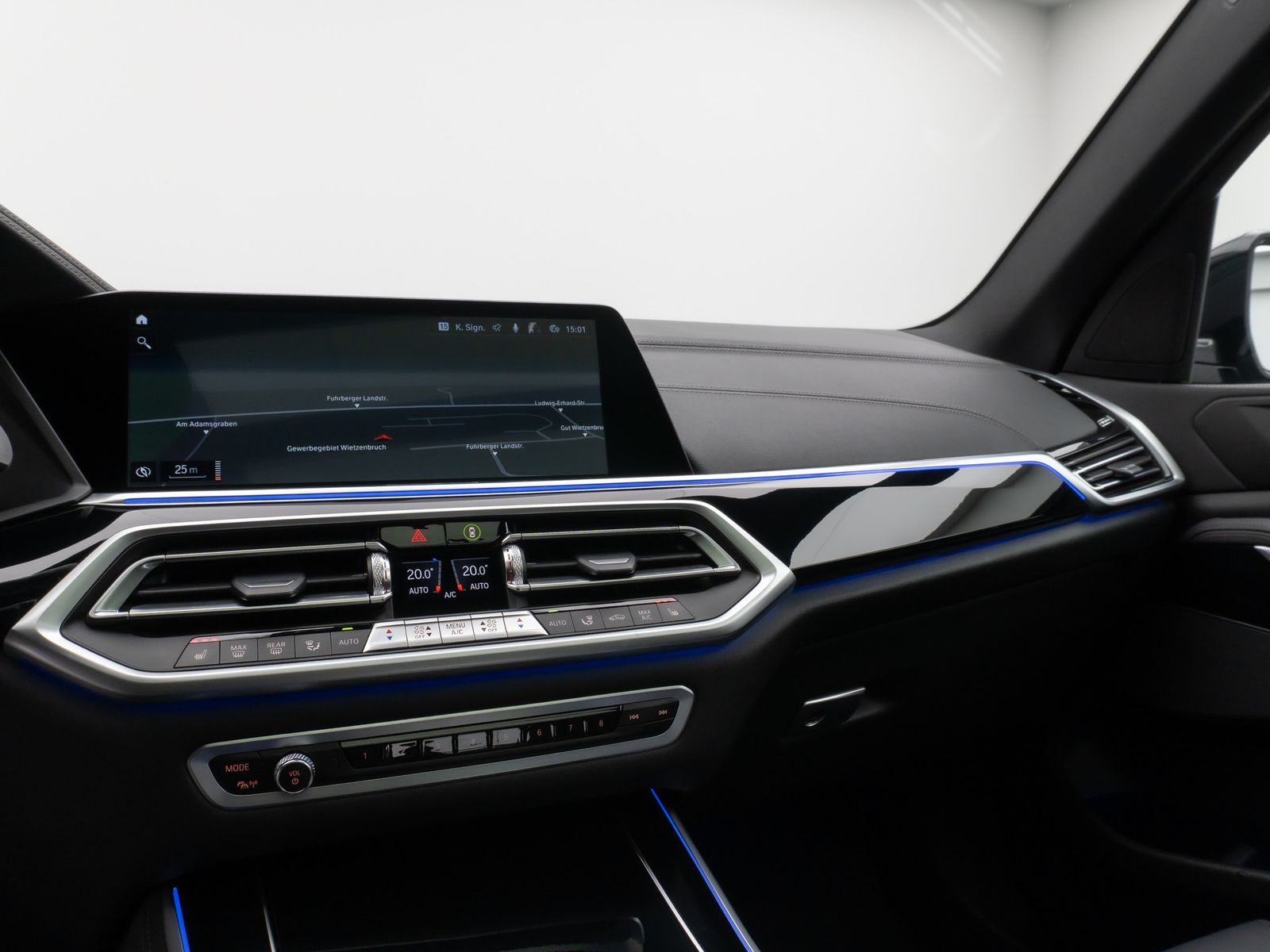 Fahrzeugabbildung BMW X5 xD30d M Sport Panorama 360°Laser HUD DAB HiFi