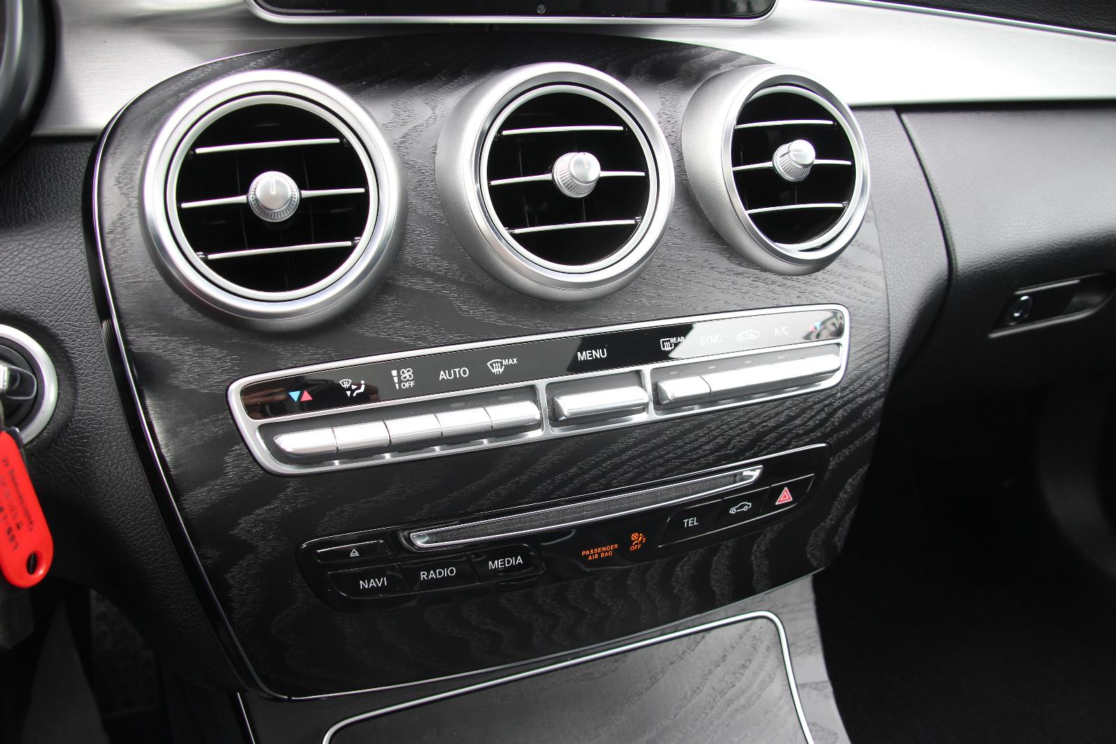 Mercedes-Benz C 180 Coupe AMG-Line*PANO*LED*NAVI*TEMPOMAT*