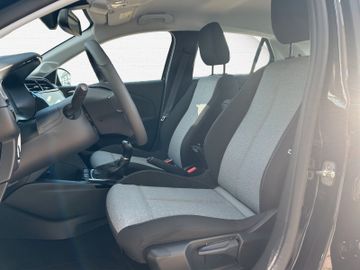 Fotografie des Opel Corsa F Kamera LED Sitzheizung Allwetterreifen