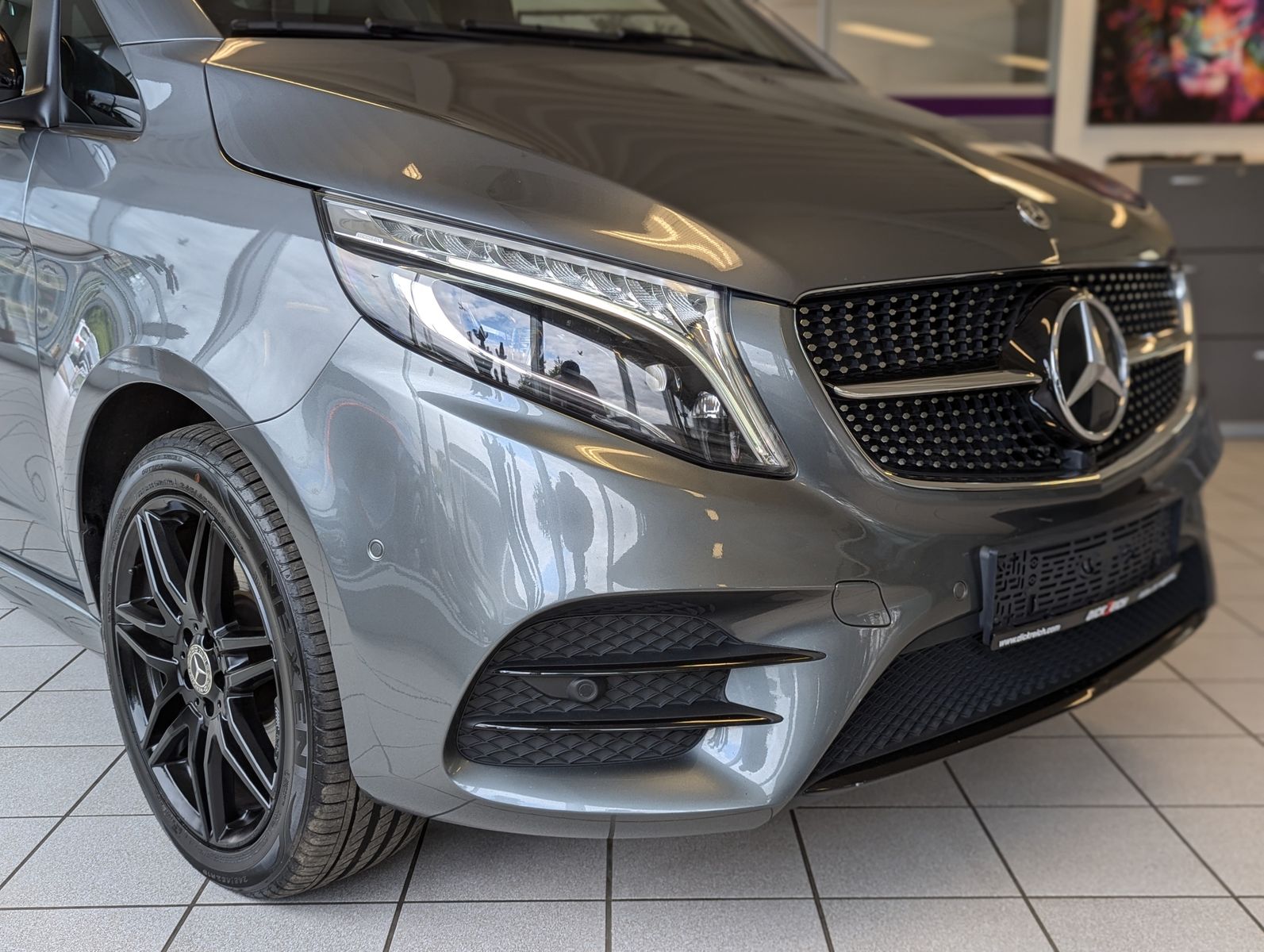 MERCEDES-BENZ V 220 d AMG EDITION lang Burmester ACC AHK StHz - Image 9