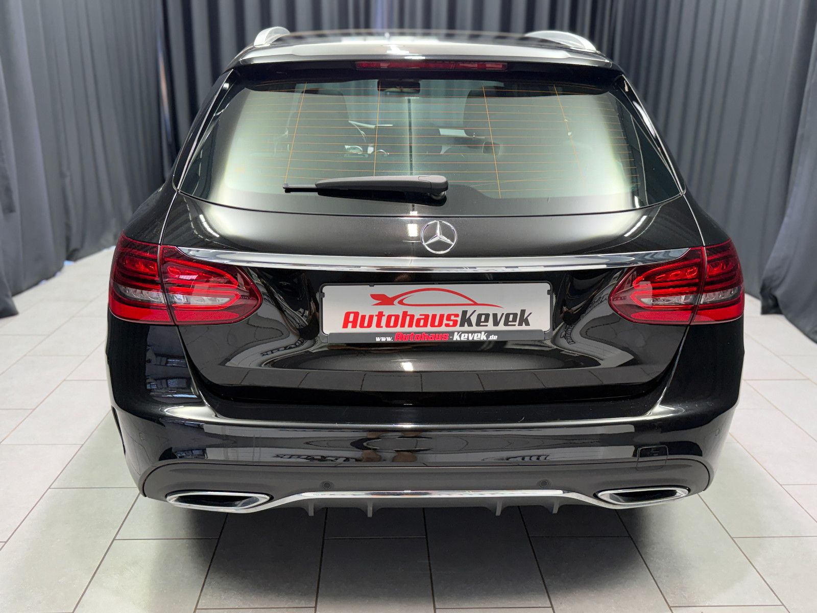 Fahrzeugabbildung Mercedes-Benz C 220d T 4Matic|AMG-LINE|PANORAMA|LED|NAVI|LEDER