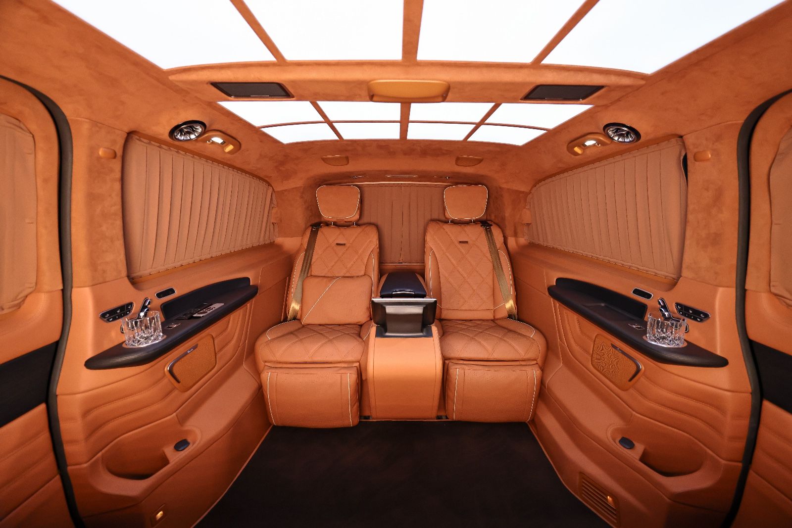 Mercedes-Benz V 300 d 4MATIC Extralong | Airmatic | VIP Luxury imagem 3