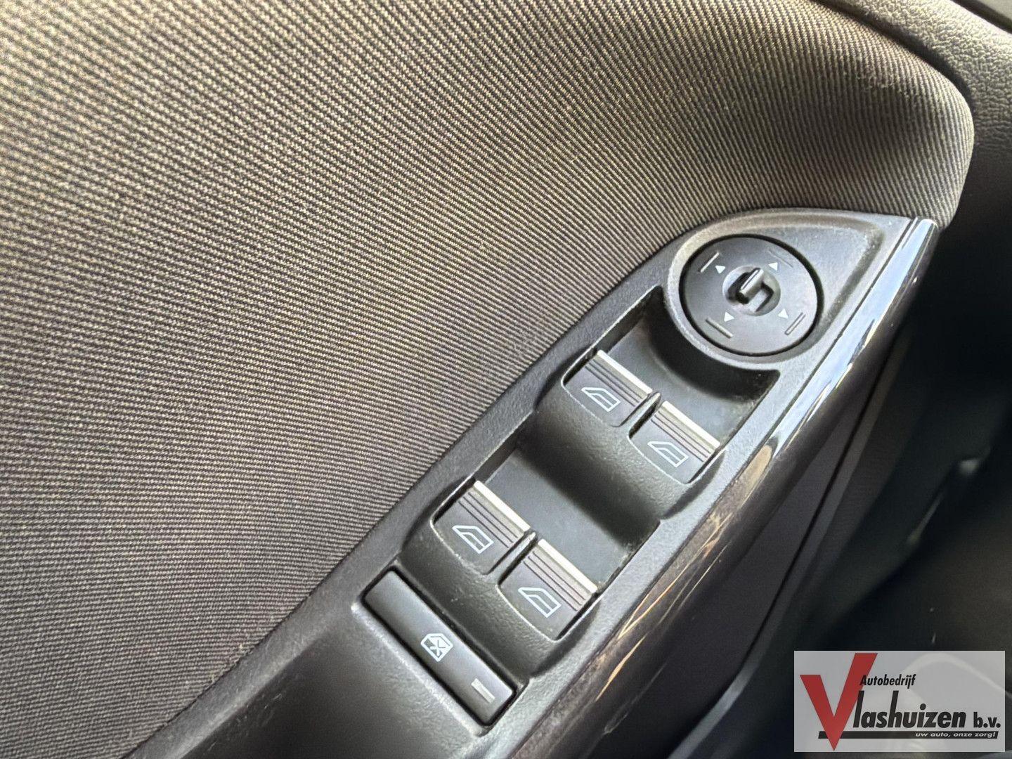 Ford Focus 2015 — photo 19
