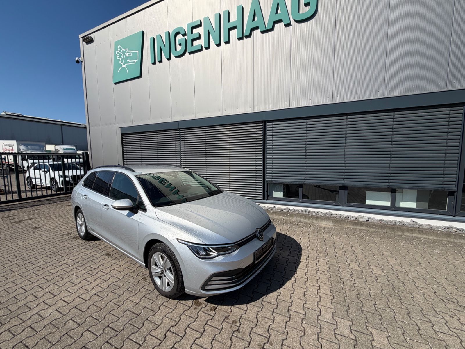Fahrzeugabbildung Volkswagen Golf VIII Life Variant Navi