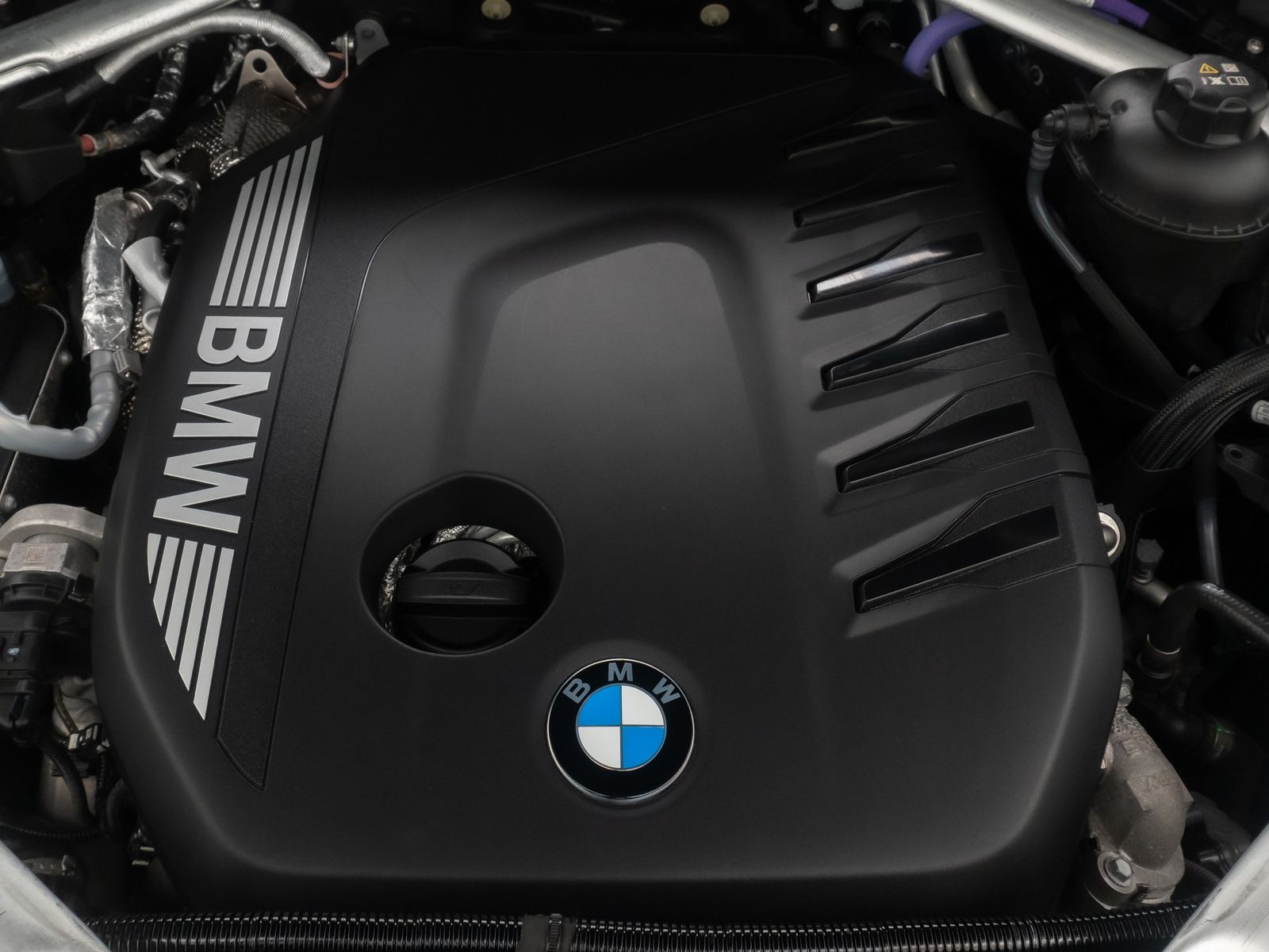 Fahrzeugabbildung BMW X5 xD40d M Sport HUD 360&deg; SoftClose DAB AHK 21"