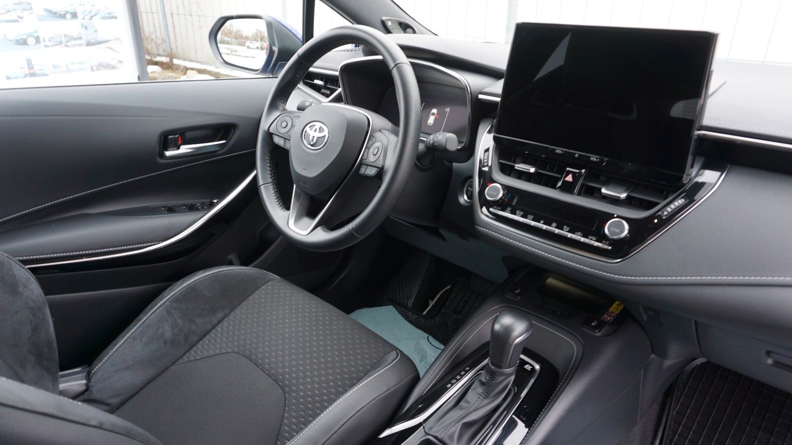 Fahrzeugabbildung Toyota Corolla Hybrid Lounge, Navi, LED, Kamera,Head Up