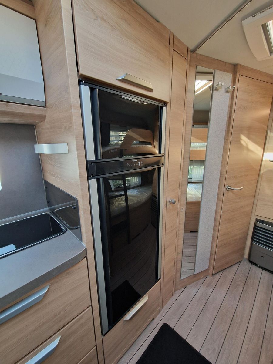 Fahrzeugabbildung Knaus Südwind 580  QS Black Selection