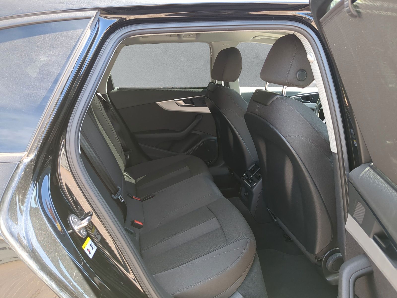 Fahrzeugabbildung Audi A4 Avant 40 TDI S-line Pano virtualCP Kamera SHZ