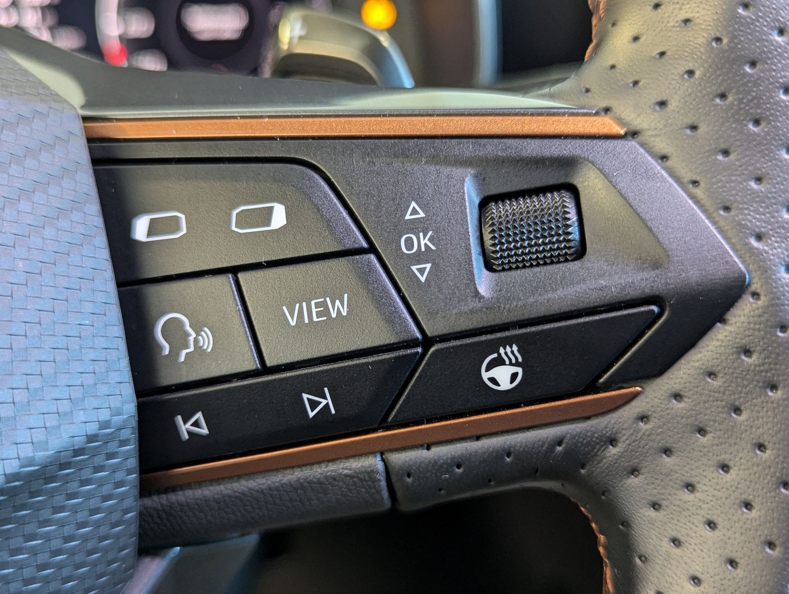 Fahrzeugabbildung CUPRA Leon 1.5eTSI DSG Matrix Cam Vision+ Full Link