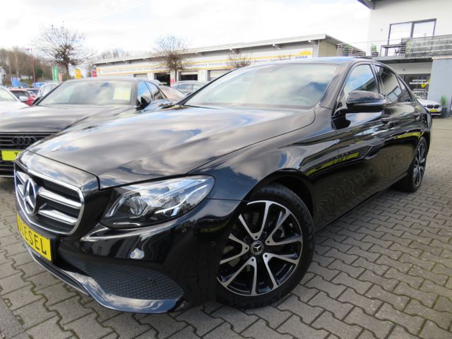 Mercedes-Benz E220 d Lim. Avantgarde *PANO *WIDESCREEN *STHZG.