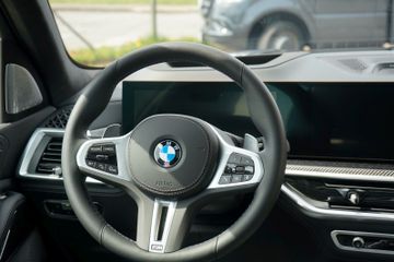 Fahrzeugabbildung BMW X7 M60 i Pano Sky*B&W*Soft Close*Executive Drive
