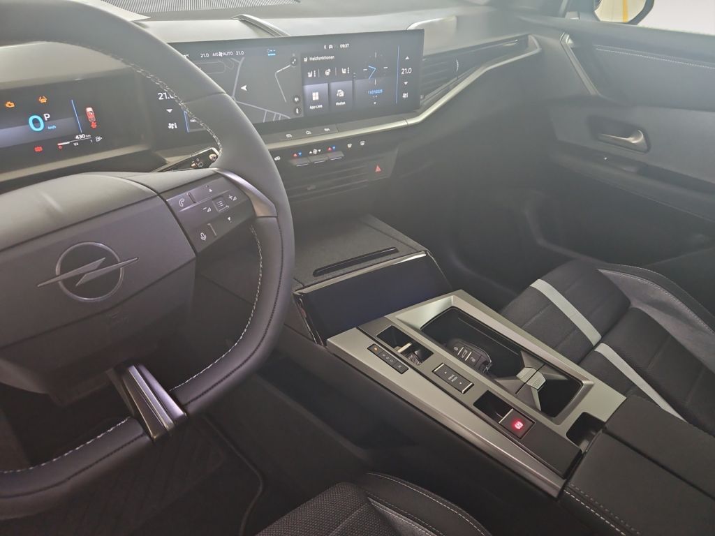 Fahrzeugabbildung Opel Grandland 1.2 DI Hybrid 48 V AT Edition
