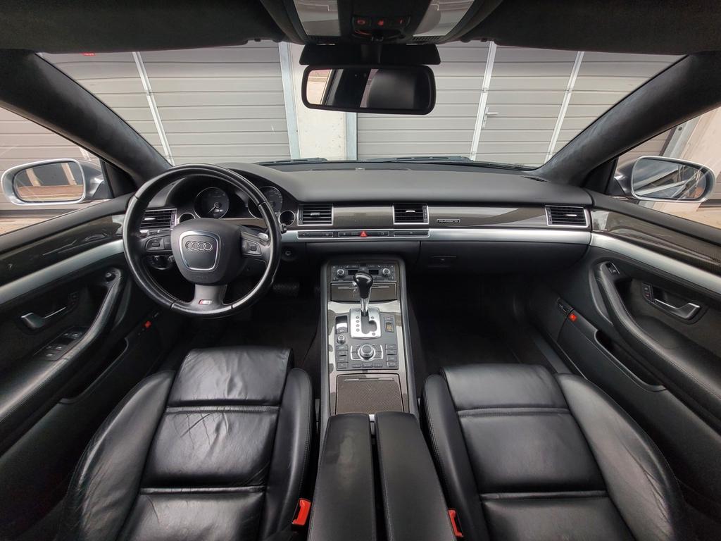 Audi S8
