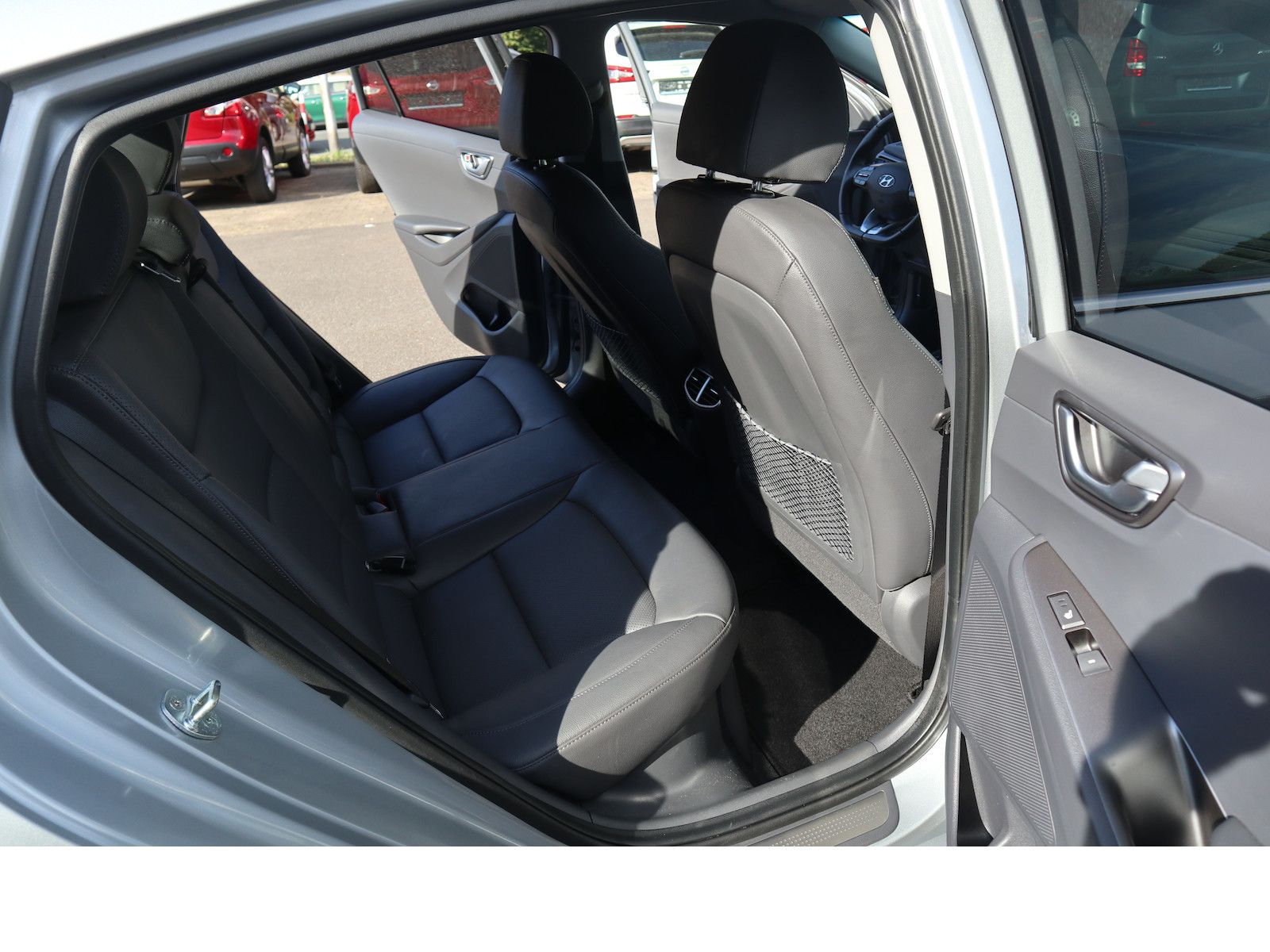 Fahrzeugabbildung Hyundai IONIQ Premium Hybrid Navi Scheckheftgepflegt