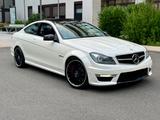 Mercedes-Benz C 63 AMG Coupé Autom. AMG Dt.Fzg./Pano/H&K/Totw. - Mercedes-Benz C 63 AMG in Nürnberg