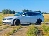Volkswagen Passat 2.0 TSI 162kW DSG Highline R Line - gebrauchte Volkswagen Passat aus dem Jahr 2017