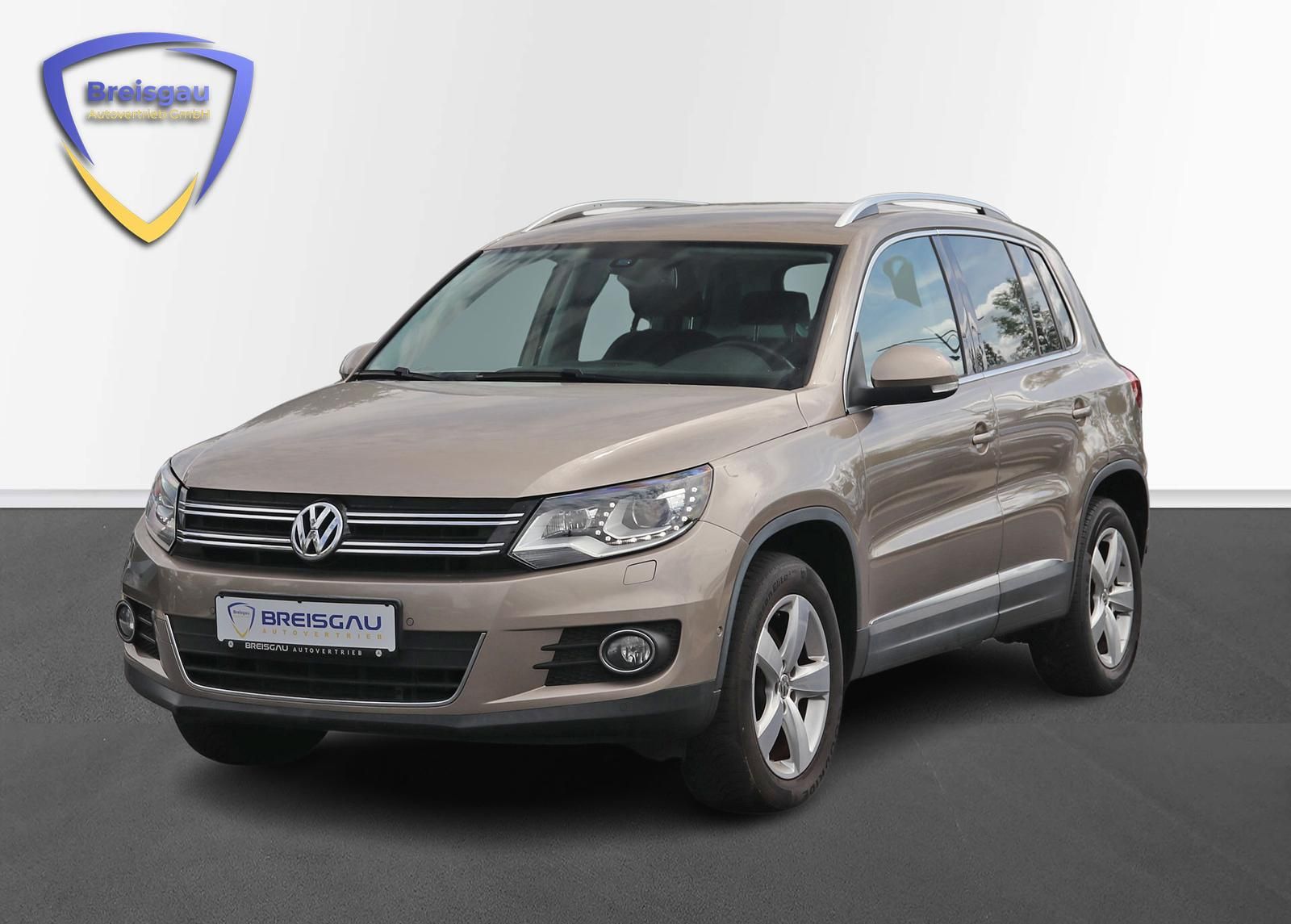 Volkswagen Tiguan - 1
