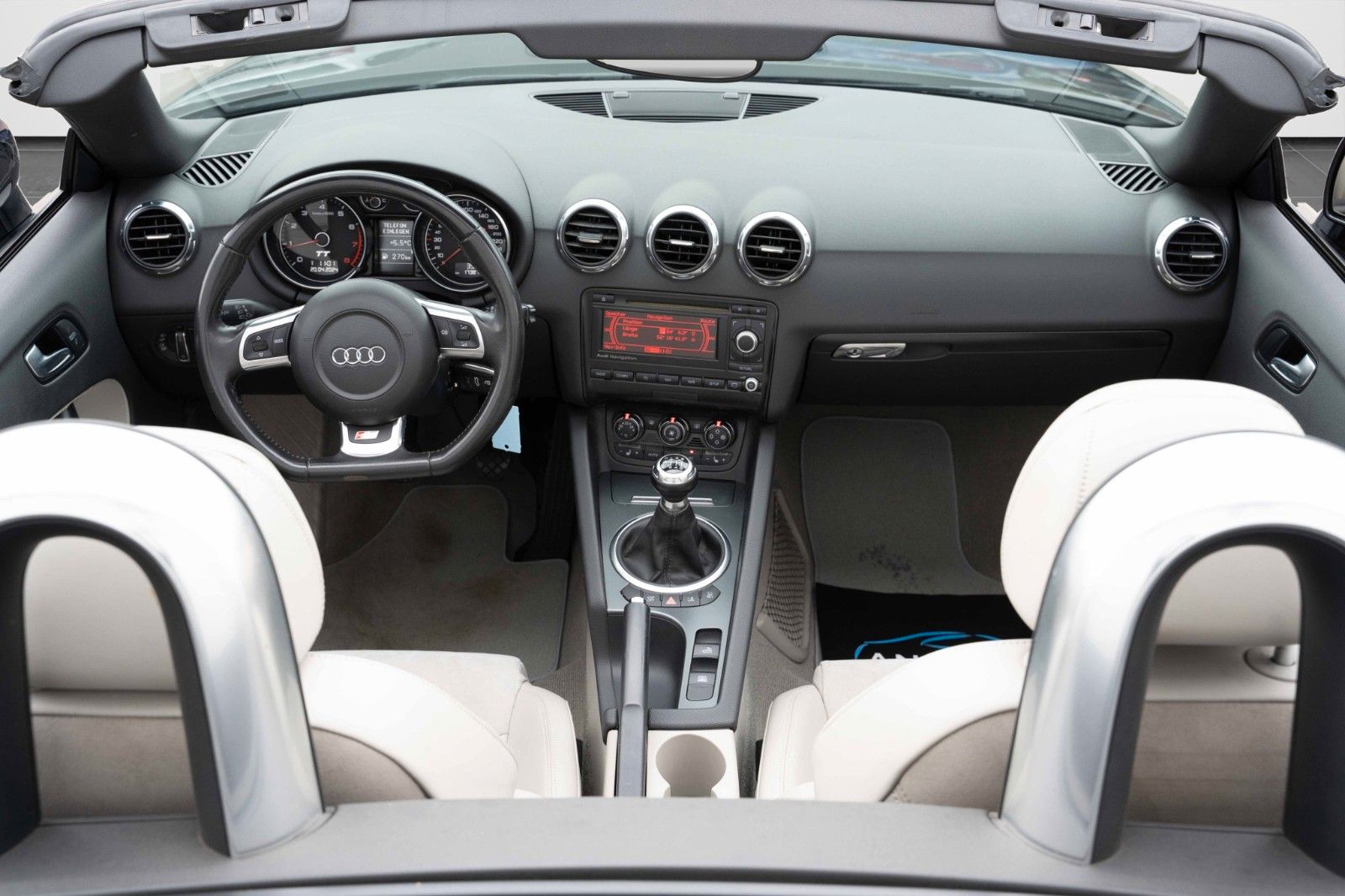 Fahrzeugabbildung Audi TT ROADSTER 2.0 TFSI NAVI XENON MFL ALCANTARA