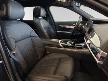 BMW 750 - 9